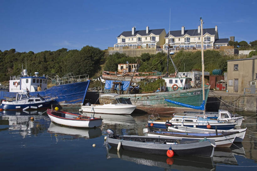 无人,家,码头,横图,俯视,室外,白天,度假,湖,湖泊,美景,水,植物,城市风光,城市,港口,轮船,船,爱尔兰,欧洲,许多,停靠,阴影,波纹,光线,影子,房屋,屋子,湖面,景观,水流,水面,涟漪,娱乐,楼房,住宅,树,树木,蓝色,绿色,倒影,蓝天,水纹,天空,阳光,自然,交通工具,波浪,湖水,天,享受,休闲,景色,放松,生长,晴朗,成长,倒映,西欧,停泊,载具,万里无云,爱尔兰共和国,水晕,伦斯特省,反照,韦克斯福德郡,晴空,晴空万里,彩图,高角度拍摄,房子,摆渡口,埠头,渡口,渡头,港湾,海港,货运码头,口岸,商港