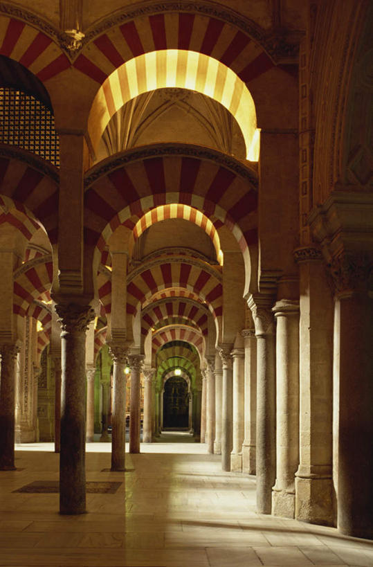 无人,竖图,室内,白天,正面,旅游,度假,名胜古迹,门,标志建筑,地标,建筑,西班牙,欧洲,花纹,节日,遗迹,装饰,柱子,墙,拱门,古迹,文化,文物,娱乐,建设,古建筑,安达卢西亚,墙壁,墙面,门框,祈祷,享受,休闲,健康,旅游胜地,放松,许愿,宗教,信仰,纪念,华丽,修饰,祈求,点缀,伊斯兰教,南欧,安达鲁西亚,清真寺,古文明,科尔多瓦清真寺,科尔多瓦,西班牙王国,衬托,美观,雅致,雅观,安达卢西亚自治区,平安,彩图