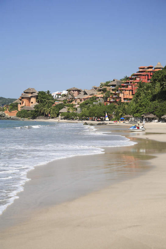 无人,家,竖图,室外,白天,正面,旅游,度假,海浪,海洋,美景,沙滩,山,山脉,植物,墨西哥,阴影,朦胧,模糊,光线,沙子,影子,房屋,屋子,海岸,景观,浪花,山峰,沙地,山峦,娱乐,楼房,住宅,树,树木,排列,蓝色,绿色,蓝天,天空,阳光,自然,海水,群山,天,享受,休闲,景色,放松,生长,晴朗,成长,北美,北美洲,自然风光,美洲,海景,万里无云,北亚美利加洲,亚美利加洲,墨西哥合众国,仙人掌王国,格雷罗,格雷罗州,摆列,大海,风浪,海,海水的波动,海滩,近岸浪,涌浪,晴空,晴空万里,彩图,房子,布列,分列