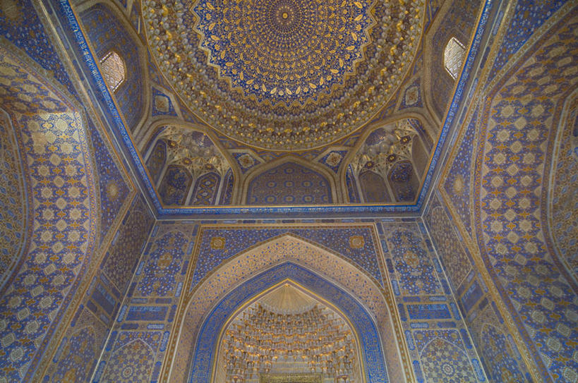 无人,横图,室内,白天,仰视,旅游,度假,门,天花板,标志建筑,地标,建筑,乌兹别克斯坦,亚洲,花纹,装饰,瓷砖,墙,拱门,娱乐,建设,墙壁,墙面,蓝色,门框,享受,休闲,旅游胜地,放松,华丽,修饰,点缀,中亚,衬托,美观,雅致,雅观,乌兹别克斯坦共和国,撒马尔罕,雷吉斯坦广场,撒马尔罕州,彩图,低角度拍摄