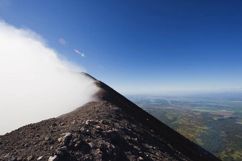 无人,横图,俯视,室外,白天,旅游,度假,火山,石头,美景,山,山脉,树林,植物,雾,尼加拉瓜,阴影,沸腾,光线,蒸汽,石子,影子,景观,山峰,烟雾,山峦,水蒸气,娱乐,树,树木,蓝色,绿色,蓝天,天空,阳光,自然,群山,天,享受,休闲,景色,放松,生长,晴朗,成长,北美,北美洲,自然风光,美洲,万里无云,蒸发,北亚美利加洲,亚美利加洲,尼加拉瓜共和国,活火山,石块,死火山,休眠火山,岩石,晴空,晴空万里,彩图,高角度拍摄