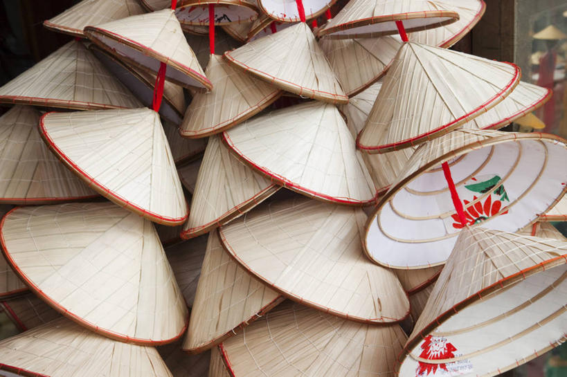 无人,商店,横图,室外,特写,白天,正面,购物,度假,消费,美景,城市风光,城市,越南,亚洲,许多,吊挂,悬挂,阴影,装饰,光线,影子,景观,首都,挂,娱乐,商铺,斗笠,阳光,享受,休闲,景色,放松,金融,东南亚,华丽,修饰,点缀,选购,贸易,河内,越南社会主义共和国,百花春城,衬托,美观,雅致,雅观,血拼,市肆,商号,笠帽,彩图,店铺