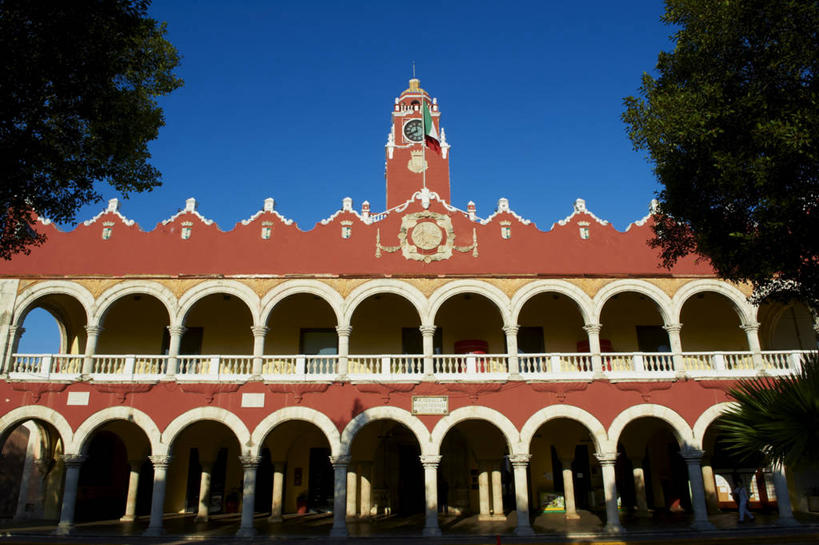 无人,家,横图,室外,白天,仰视,度假,美景,植物,城市风光,城市,墨西哥,一排,阴影,朦胧,模糊,整齐,光线,影子,房屋,屋子,景观,拱门,娱乐,楼房,住宅,树,树木,排列,蓝色,绿色,蓝天,天空,阳光,自然,天,享受,休闲,景色,放松,生长,晴朗,成长,北美,北美洲,队列,美洲,万里无云,尤卡坦半岛,北亚美利加洲,亚美利加洲,墨西哥合众国,仙人掌王国,犹加敦半岛,晴空,晴空万里,彩图,低角度拍摄,房子