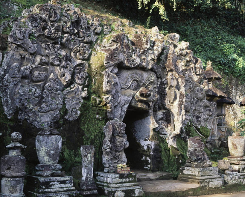无人,横图,室外,白天,正面,旅游,度假,石头,名胜古迹,山,山脉,楼梯,标志建筑,地标,建筑,雕塑,印度尼西亚,印尼,亚洲,阴影,节日,遗迹,艺术,装饰,光线,雕刻,雕像,石子,影子,阶梯,墙,山洞,山峰,山峦,古迹,历史,文化,文物,娱乐,建设,古建筑,墙壁,墙面,台阶,古代,阳光,工艺品,群山,祈祷,享受,休闲,健康,旅游胜地,巴厘岛,放松,许愿,宗教,东南亚,信仰,纪念,祈求,美术,主题,陈列,魔鬼,古文明,印度尼西亚共和国,功能,美学,妖怪,岩穴,古远,巴厘省,平安,石块,彩图
