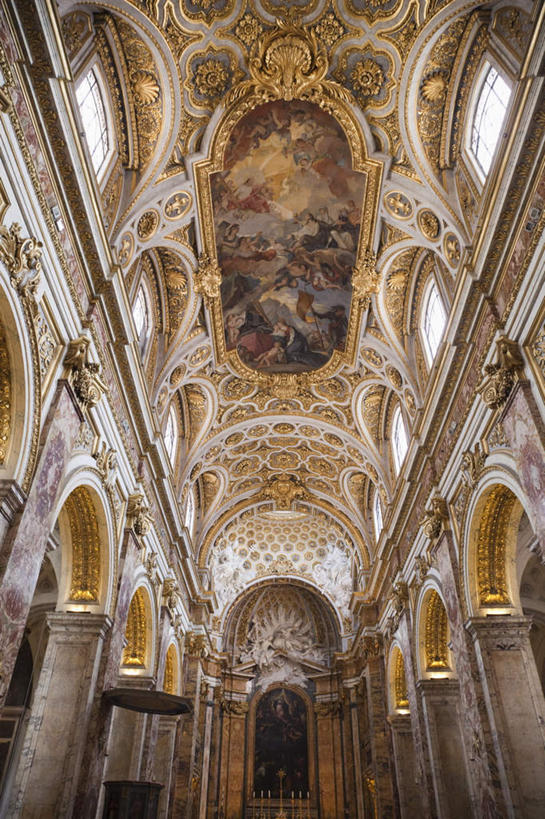 无人,教堂,竖图,室内,白天,仰视,旅游,度假,绘画,窗户,标志建筑,地标,建筑,意大利,欧洲,罗马,阴影,节日,艺术,装饰,光线,影子,墙,首都,文化,娱乐,建设,玻璃窗,壁画,墙壁,墙面,祈祷,享受,休闲,健康,旅游胜地,放松,许愿,宗教,信仰,纪念,华丽,修饰,祈求,点缀,南欧,信念,意大利共和国,纳沃纳广场,衬托,美观,雅致,雅观,平安,画画,彩图,低角度拍摄,大教堂,礼拜堂