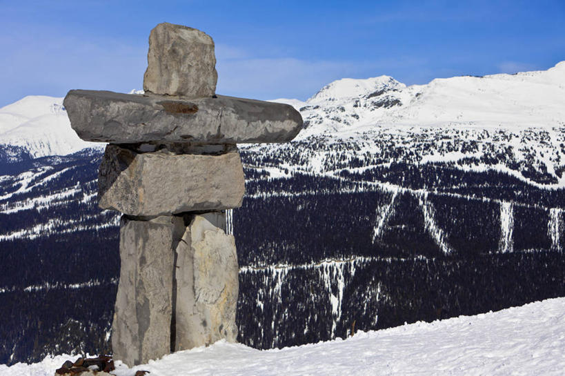 无人,横图,室外,白天,正面,旅游,度假,石头,美景,山,山脉,雪,大雪,加拿大,阴影,光线,纹路,符号,十字架,石子,纹理,影子,积雪,景观,山峰,雪景,冬季,冬天,山峦,娱乐,蓝色,蓝天,天空,阳光,自然,群山,天,享受,休闲,景色,放松,寒冷,晴朗,北美,北美洲,自然风光,美洲,万里无云,肌理,北亚美利加洲,亚美利加洲,严寒,卑诗省,不列颠哥伦比亚,不列颠哥伦比亚省,惠斯勒,石块,岩石,晴空,晴空万里,彩图