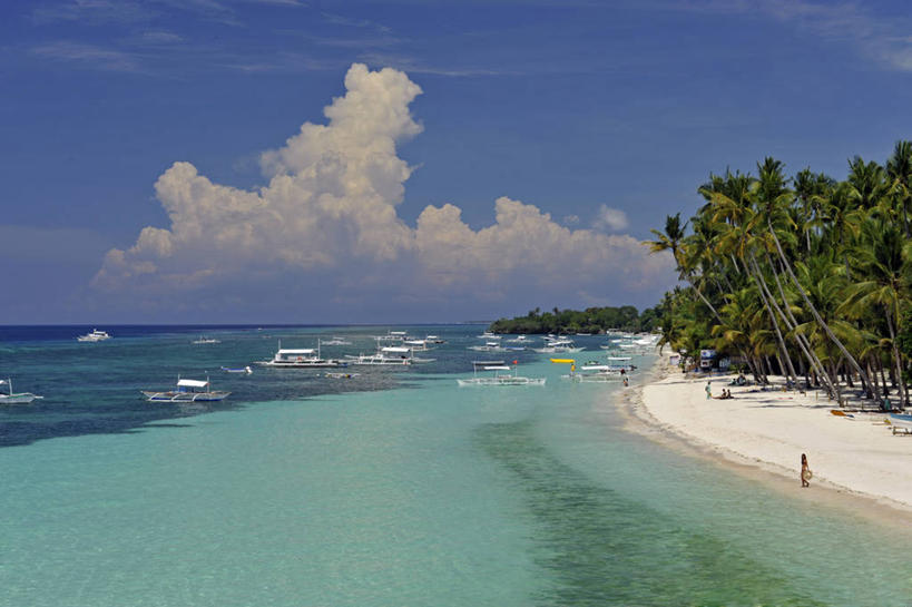 东方人,一个人,走,横图,俯视,室外,白天,泳装,比基尼,旅游,度假,海浪,海洋,美景,沙滩,植物,棕榈树,叶子,菲律宾,亚洲,仅一个年轻女性,仅一个女性,仅一个人,阴影,光线,沙子,影子,海岸,景观,浪花,水平线,云,云朵,辽阔,绿叶,海平线,沙地,云彩,注视,黄种人,娱乐,树,树木,蓝色,绿色,白云,蓝天,天空,阳光,自然,海水,天,观察,看,享受,休闲,广阔,嫩叶,景色,放松,东南亚,生长,晴朗,成长,观看,一望无际,察看,关注,自然风光,海景,棕榈叶,薄荷岛,菲律宾共和国,米沙鄢,米沙鄢群岛,无边无际,一马平川,保和岛,保和,年轻女性,女人,女性,亚洲人,叶,叶片,大海,风浪,海,海水的波动,海滩,近岸浪,涌浪,晴空,步行,散步,走路,彩图,高角度拍摄,全身,三点式,泳衣,水天相接,水天一线