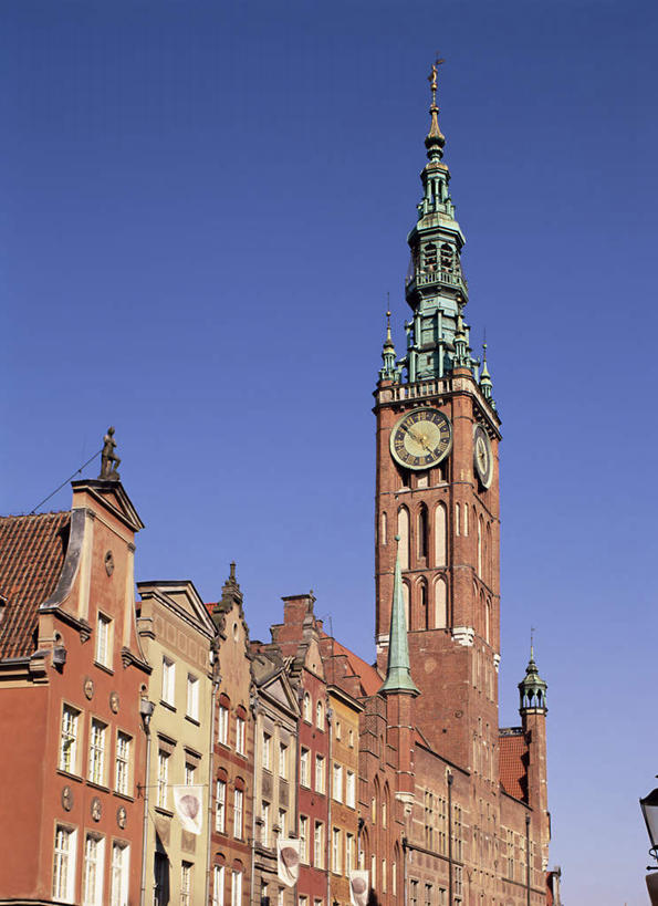 无人,家,竖图,室外,白天,仰视,度假,美景,窗户,城市风光,城市,欧洲,波兰,一排,阴影,朦胧,模糊,整齐,时间,光线,时钟,影子,房屋,屋子,景观,计时,娱乐,楼房,玻璃窗,住宅,排列,蓝色,蓝天,天空,阳光,钟表,天,享受,休闲,表,景色,放松,晴朗,队列,中欧,万里无云,省会,塔钟,波兰共和国,格但斯克,波美拉尼亚,波美拉尼亚省,钟,晴空,晴空万里,彩图,低角度拍摄,房子