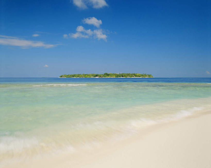 无人,横图,室外,白天,正面,旅游,度假,岛屿,海浪,海洋,美景,沙滩,植物,马尔代夫,亚洲,阴影,光线,沙子,影子,岛,海岸,景观,浪花,水平线,云,云朵,辽阔,海平线,沙地,云彩,娱乐,树,树木,蓝色,绿色,白云,蓝天,天空,阳光,自然,海水,天,享受,休闲,广阔,景色,放松,生长,晴朗,成长,一望无际,自然风光,南亚,海景,马尔代夫共和国,无边无际,一马平川,马累岛,大海,风浪,海,海水的波动,海滩,近岸浪,列岛,群岛,涌浪,诸岛,晴空,彩图,水天相接,水天一线