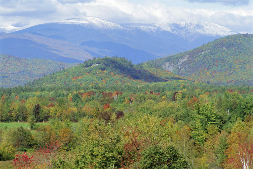 无人,公园,横图,室外,白天,正面,旅游,度假,石头,美景,森林,山,树林,雪,雪山,植物,大雪,美国,阴影,光线,石子,影子,冰,积雪,景观,山峰,雪景,云,云朵,冬季,冬天,山峦,云彩,娱乐,树,树木,蓝色,绿色,白云,蓝天,天空,阳光,自然,天,享受,休闲,景色,放松,寒冷,生长,晴朗,成长,冰冷,北美,北美洲,国家公园,自然风光,美洲,新罕布什尔州,北亚美利加洲,亚美利加洲,严寒,冰凉,酷寒,凛冽,凛凛,极冷,新罕布什尔,新罕布夏州,花岗岩州,花冈岩之州,滑雪之州,白山国家森林公园,白山国家森林,石块,岩石,晴空,彩图