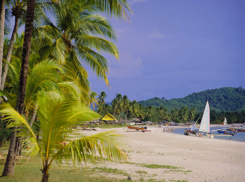 帆船,无人,码头,横图,室外,白天,正面,旅游,度假,海浪,海洋,美景,沙滩,植物,港口,船,棕榈树,叶子,马来西亚,亚洲,阴影,光线,沙子,影子,海岸,景观,浪花,云,云朵,绿叶,沙地,云彩,娱乐,树,树木,蓝色,绿色,白云,蓝天,天空,阳光,自然,海水,交通工具,天,享受,休闲,嫩叶,景色,放松,东南亚,生长,晴朗,成长,自然风光,载具,海景,棕榈叶,马来西亚联邦,浮罗交怡岛,吉打州,叶,叶片,大海,风浪,海,海水的波动,海滩,近岸浪,涌浪,晴空,彩图,摆渡口,埠头,渡口,渡头,港湾,海港,货运码头,口岸,商港