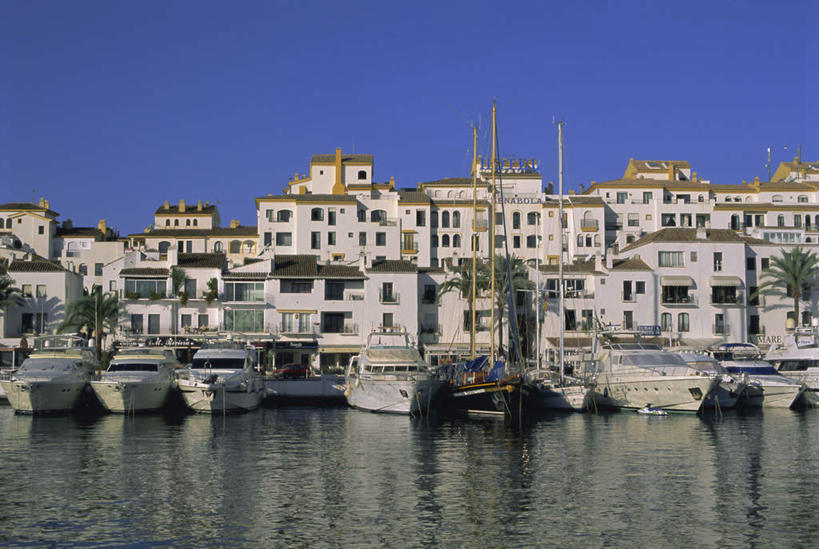 无人,家,码头,横图,室外,白天,正面,度假,海浪,海洋,美景,植物,别墅,窗户,城市风光,城市,港口,轮船,船,棕榈树,叶子,西班牙,欧洲,一排,阴影,整齐,并列,并排,光线,影子,房屋,墙,屋子,景观,浪花,公寓,绿叶,娱乐,洋房,楼房,安达卢西亚,玻璃窗,墙壁,墙面,住宅,树,树木,排列,蓝色,绿色,倒影,蓝天,天空,阳光,自然,海水,交通工具,天,享受,休闲,嫩叶,景色,放松,生长,晴朗,成长,倒映,队列,南欧,载具,安达鲁西亚,平行,海景,棕榈叶,马拉加省,万里无云,马拉加,西班牙王国,安达卢西亚自治区,反照,马贝拉,马尔贝拉,叶,叶片,大海,风浪,海,海水的波动,近岸浪,涌浪,晴空,晴空万里,彩图,房子,摆渡口,埠头,渡口,渡头,港湾,海港,货运码头,口岸,商港