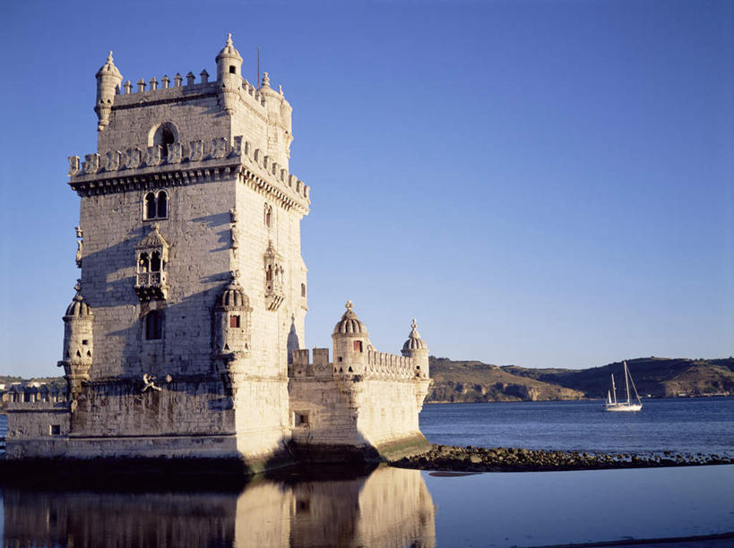 无人,码头,横图,室外,白天,仰视,度假,河流,石头,美景,水,城市风光,城市,港口,葡萄牙,欧洲,阴影,光线,石子,影子,墙,河水,景观,水流,塔,首都,娱乐,里斯本,墙壁,墙面,蓝色,倒影,蓝天,天空,阳光,天,享受,休闲,景色,放松,晴朗,倒映,南欧,贝伦塔,万里无云,葡萄牙共和国,反照,石块,岩石,晴空,晴空万里,彩图,低角度拍摄,摆渡口,埠头,渡口,渡头,港湾,海港,货运码头,口岸,商港