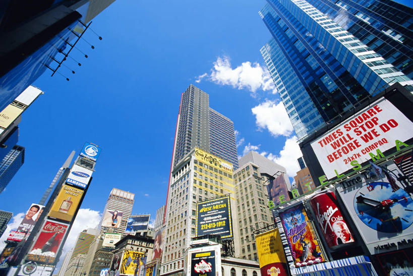 无人,高楼大厦,广场,横图,室外,白天,仰视,度假,美景,城市风光,城市,大厦,建筑,摩天大楼,纽约,美国,阴影,光线,英文,标志,文字,影子,字符,字母,景观,云,云朵,曼哈顿,云彩,娱乐,标识,蓝色,白云,蓝天,天空,阳光,楼宇,天,享受,休闲,景色,放松,晴朗,英文字母,时代广场,北美,北美洲,美洲,纽约州,帝国之州,帝国州,时报广场,纽约时报广场,北亚美利加洲,亚美利加洲,晴空,彩图,低角度拍摄,大楼,高层建筑,高楼,摩天楼,曼哈顿岛