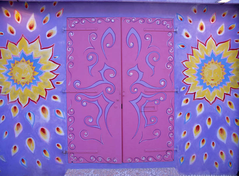 无人,横图,室外,白天,正面,度假,美景,门,城市风光,城市,装饰,墙,景观,娱乐,墙壁,墙面,紫色,门框,享受,休闲,景色,南美,放松,华丽,修饰,点缀,南美洲,荷属安的列斯,西印度群岛,拉丁美洲,美洲,荷属安的列斯群岛,亚美利加洲,衬托,美观,雅致,雅观,南亚美利加洲,圣巴泰勒米岛,彩图