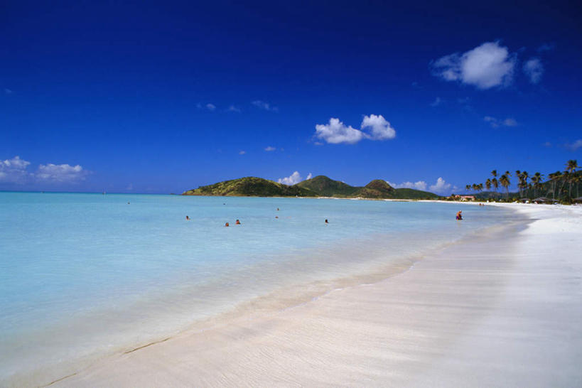 无人,横图,室外,白天,正面,旅游,度假,岛屿,海浪,海洋,美景,沙滩,植物,棕榈树,叶子,沙子,岛,海岸,景观,浪花,水平线,云,云朵,辽阔,绿叶,海平线,沙地,云彩,娱乐,树,树木,蓝色,绿色,白云,蓝天,天空,自然,海水,天,享受,休闲,广阔,嫩叶,景色,放松,生长,晴朗,成长,一望无际,北美,北美洲,自然风光,美洲,海景,棕榈叶,北亚美利加洲,亚美利加洲,无边无际,一马平川,安提瓜岛,巴布达,巴布达岛,安提瓜,杜尔西纳岛,叶,叶片,大海,风浪,海,海水的波动,海滩,近岸浪,列岛,群岛,涌浪,诸岛,晴空,彩图,水天相接,水天一线