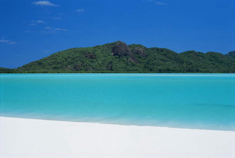 无人,横图,俯视,室外,白天,旅游,度假,海浪,海洋,美景,沙滩,山,山脉,植物,澳大利亚,阴影,光线,沙子,影子,海岸,景观,浪花,山峰,云,云朵,沙地,山峦,云彩,娱乐,树,树木,蓝色,绿色,白云,蓝天,天空,自然,海水,群山,天,享受,休闲,景色,放松,生长,晴朗,成长,自然风光,大洋洲,澳洲,海景,昆士兰州,南方大陆,澳大利亚联邦,昆士兰,圣灵群岛,大海,风浪,海,海水的波动,海滩,近岸浪,涌浪,晴空,彩图,高角度拍摄