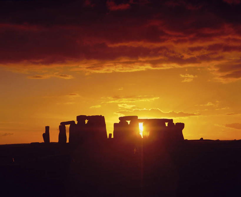 无人,横图,俯视,室外,白天,旅游,度假,石头,名胜古迹,日落,标志建筑,地标,建筑,英国,欧洲,一堆,许多,阴影,堆叠,堆积,遗迹,光线,石子,影子,晚霞,霞光,云,云朵,落日,很多,云彩,古迹,文物,娱乐,建设,古建筑,英格兰,废墟,白云,黄昏,享受,休闲,旅游胜地,彩霞,放松,堆,西欧,大不列颠,古文明,大不列颠及北爱尔兰联合王国,大不列颠联合王国,日不落英帝国,夕照,英吉利,威尔特郡,石块,岩石,夕阳,彩图,高角度拍摄,斜阳