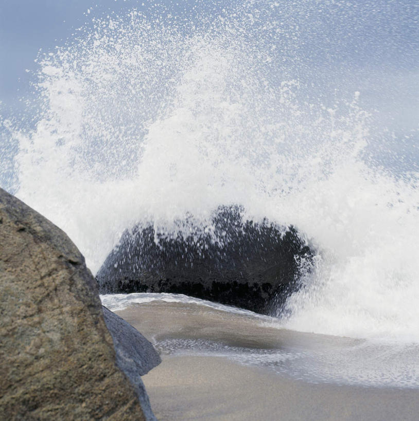 无人,竖图,室外,白天,正面,旅游,度假,石头,美景,沙滩,水,巴西,阴影,飞溅,朦胧,模糊,溅,光线,沙子,石子,液体,影子,海岸,景观,水滴,沙地,娱乐,水珠,蓝色,蓝天,天空,阳光,自然,天,享受,休闲,景色,南美,放松,晴朗,南美洲,拉丁美洲,喷洒,自然风光,美洲,万里无云,巴西联邦共和国,亚美利加洲,南亚美利加洲,海滩,石块,岩石,晴空,晴空万里,彩图
