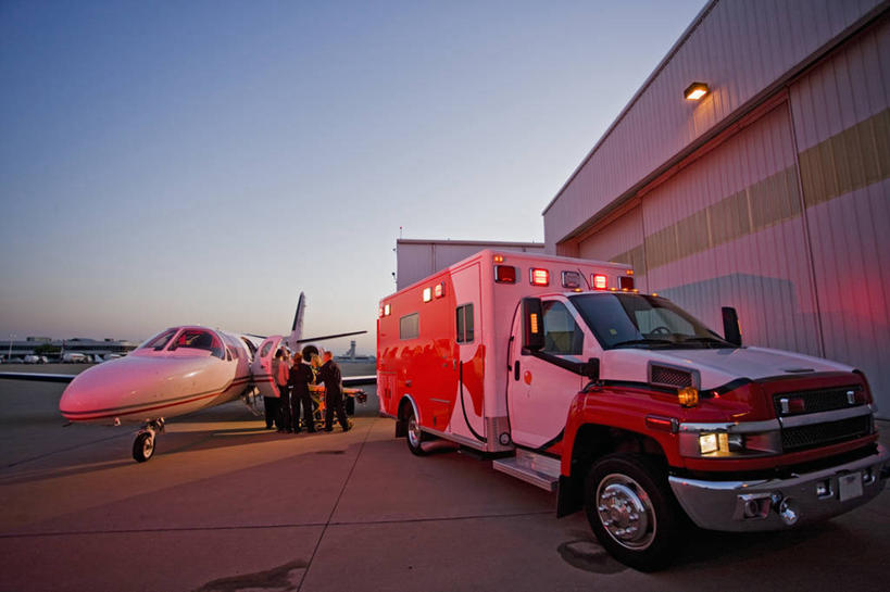成年人,中年人,横图,室外,飞机,救护车,美国,交通,航空,白色,交通工具,运输,摄影,客机,载具,德克萨斯,彩图,商务机