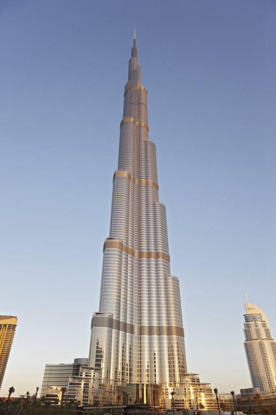 无人,竖图,室外,白天,建筑业,技术,城市,建筑,摩天大楼,对称,柱子,尖顶,摄影,工程,中东,华贵,阿拉伯联合酋长国,迪拜,波斯湾,发展,进展,彩图,巴别塔