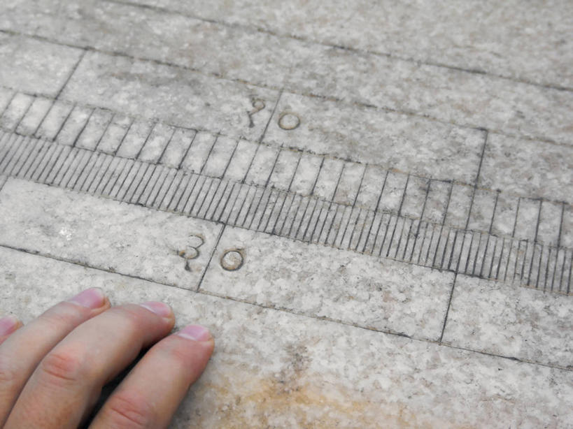 西方人,一个人,天文台,横图,特写,欧洲,印度,欧洲人,科学,数字,首都,手指,摄影,测量工具,部分,比例,天文学,曼塔天文台,新德里,白种人,彩图