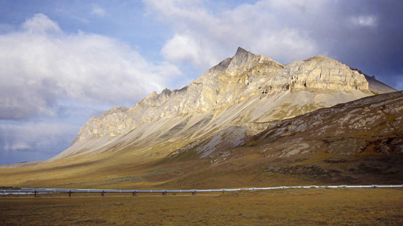 无人,横图,室外,白天,建材,北极,山,山脉,金属制品,美国,金属,管子,地形,山顶,云,管道,风景,钢管,工业,运输,摄影,能源,环境,石油工业,建筑材料,发展,化石燃料,布鲁克斯山脉,彩图,输油管道