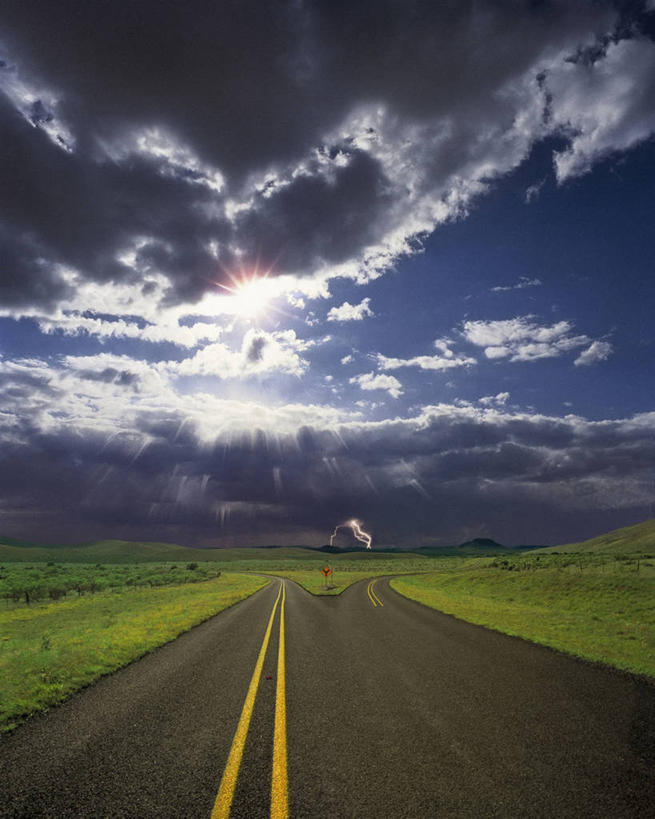 无人,竖图,室外,留白,风险,闪电,太阳,路,日光,美国,田地,云,天空,决定,摄影,选择,交通标志,渴望,危险,彩图,旅行