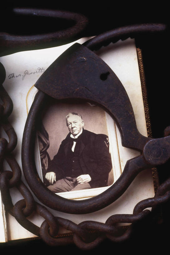 西方人,成年人,一个人,竖图,室内,自由,风险,地铁,欧洲,非洲,黑人,欧洲人,仅一个男性,历史,摄影,改变,奴隶,非洲人,彩图