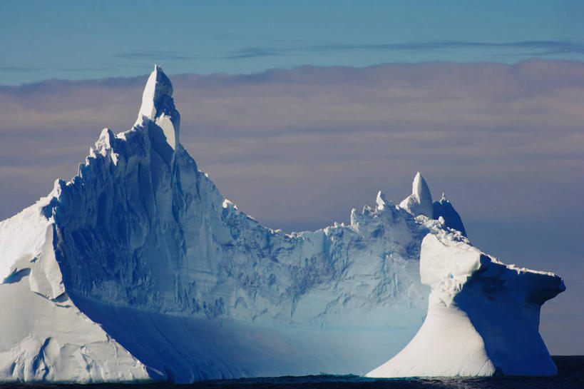无人,横图,室外,白天,旅游,度假,冰山,海洋,水,全球变暖,漂浮,锐利,粗糙,融化,冰,山顶,尖顶,天气,宏伟,娱乐,享受,休闲,放松,寒冷,摄影,气象,生态,锋利,尖锐,毛糙,气候,南极洲,冰河,杰拉许海峡,地质学,气象学,彩图,旅行,粗拙
