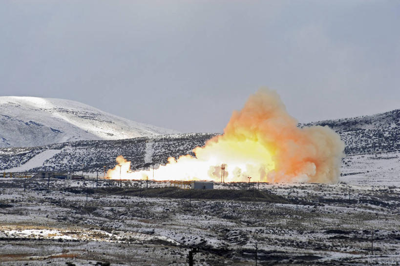 无人,横图,室外,白天,技术,美国,火焰,烟,摄影,噪声,航天飞机,科学实验,犹他,空气污染,海岬,能力,彩图,空间探索,火箭加速器