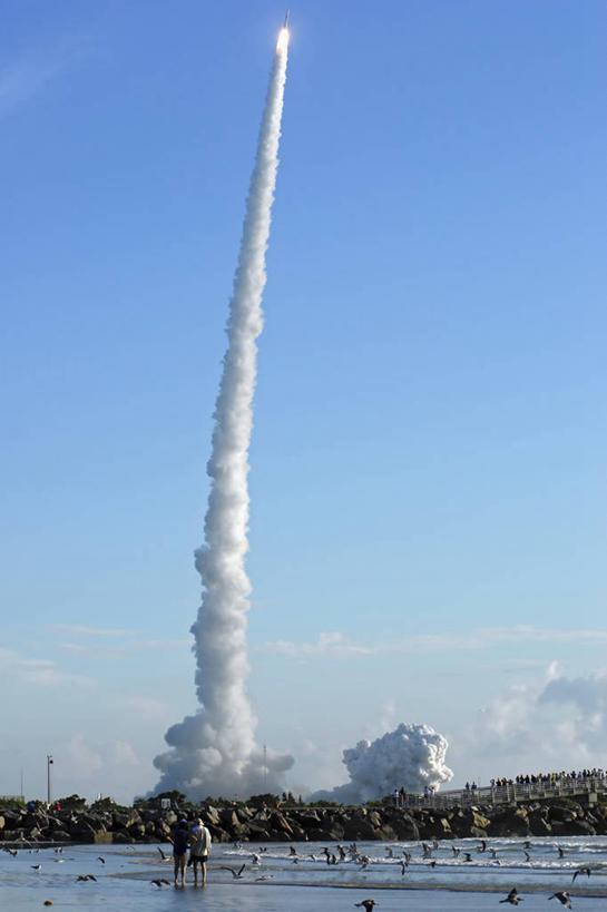 竖图,室外,白天,留白,技术,美国,起飞,太空,火焰,摄影,工程,北美,北美洲,美洲,佛罗里达,防波堤,佛罗里达州,佛州,阳光州,北亚美利加洲,亚美利加洲,空气污染,海滩,彩图,美利坚合众国,空间探索