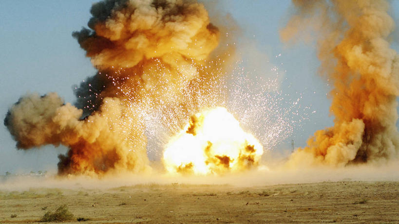 无人,横图,全景,室外,白天,爆炸,伊拉克,军事,火焰,烟,摄影,噪声,毁灭,彩图