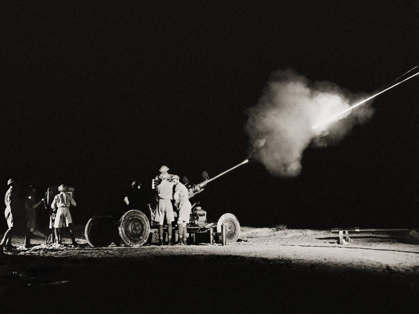 横图,黑白,室外,夜晚,留白,射击,美国,军事,历史,战争,摄影,第二次世界大战,危险