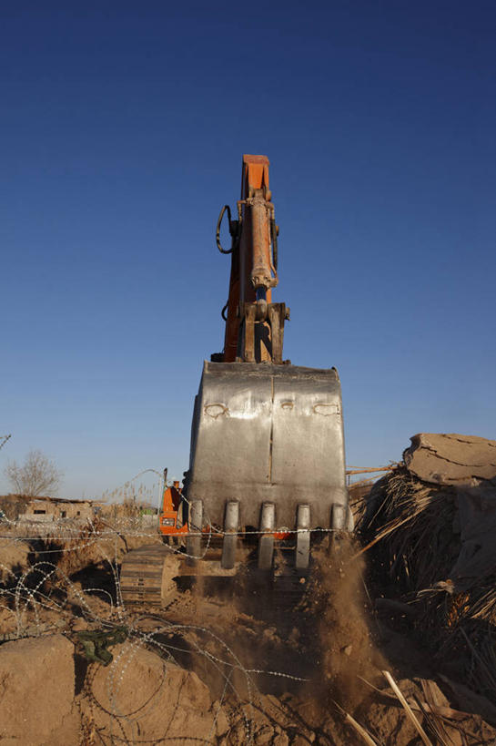 无人,竖图,室外,白天,采矿业,建筑业,阿富汗,洞,摄影,建造,刮,挖掘,考古学,改变,毁灭,堆土机,壕沟,进展,危险,彩图