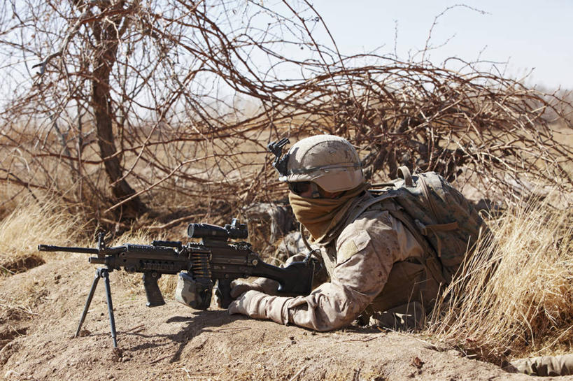 成年人,一个人,横图,室外,白天,杂志,阿富汗,仅一个男性,仅一个人,士兵,准备,仅一个年轻男性,摄影,打斗,策略,技能,男人,男性,年轻男性,年轻人,彩图,美国海军陆战队,特种部队