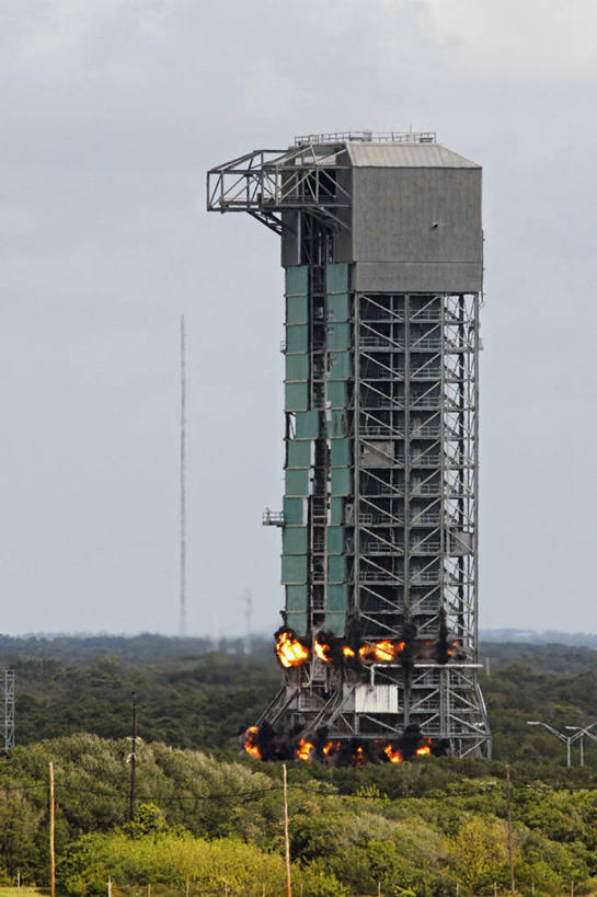 无人,竖图,室外,白天,美国,摄影,北美,北美洲,毁坏,美洲,毁灭,佛罗里达,佛罗里达州,佛州,阳光州,北亚美利加洲,亚美利加洲,倒塌,彩图,美利坚合众国