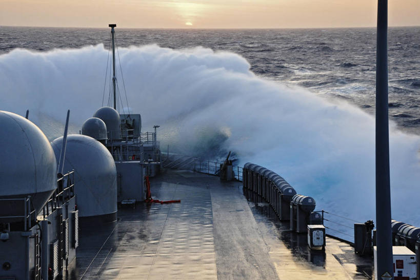 无人,横图,室外,白天,日落,船,军事,天气,波浪,摄影,军舰,海军,战舰,军用战舰,战船,气象学,彩图,美国海军