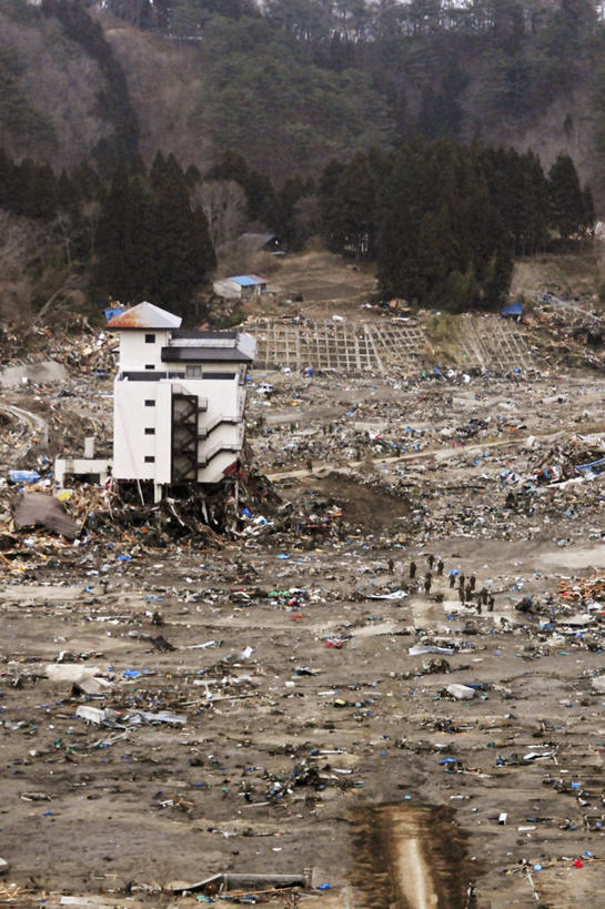 竖图,室外,白天,日本,摄影,海军,毁灭,失事,援救,彩图,毛石,美国海军