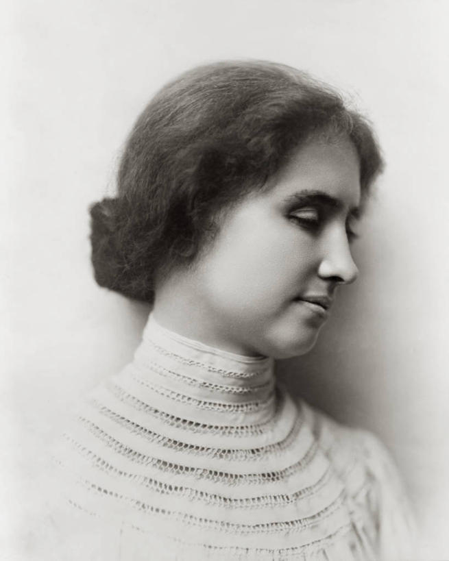 西方人,脸,头,脸颊,一个人,竖图,黑白,白色背景,侧面,欧洲,欧洲人,仅一个年轻女性,仅一个女性,仅一个人,肩膀,摄影,奋斗,肖像,残疾,盲人,年轻女性,女人,女性,白种人,年轻人,头部,脸部,脸蛋,面部,影棚拍摄,聋,海伦凯勒