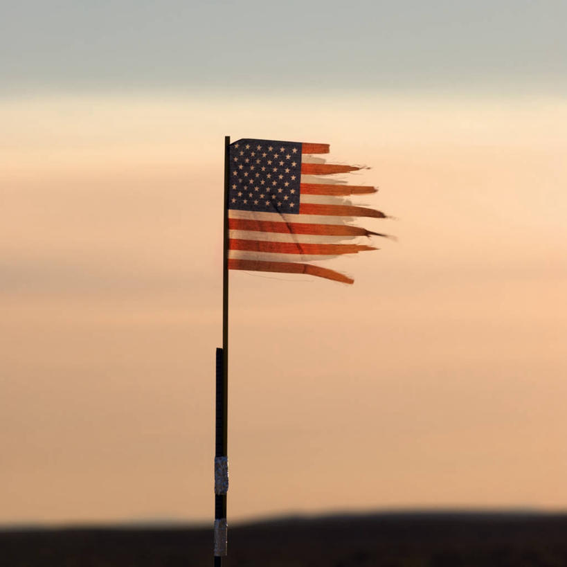 无人,方图,室外,白天,风,旗帜,火,美国,科学,一个,天空,烟,美国国旗,摄影,单个,碎纸,北美,北美洲,脆弱,加利福尼亚,美洲,毁灭,生存,加州,加利福尼亚州,金州,黄金州,北亚美利加洲,亚美利加洲,森林火灾,窒息,彩图,美利坚合众国,圣伯纳迪诺市