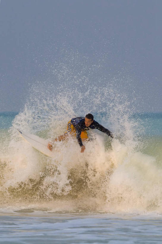 冲浪,西方人,成年人,一个人,竖图,室外,白天,风险,运动,海浪,暴风雨,欧洲,美国,欧洲人,仅一个男性,仅一个人,飞溅,冲浪板,天气,仅一个年轻男性,波浪,摄影,北美,北美洲,美洲,佛罗里达,佛罗里达州,迈阿密,佛州,阳光州,迈阿密海滩,南部海滩,北亚美利加洲,亚美利加洲,勇气,男人,男性,年轻男性,白种人,年轻人,休闲活动,彩图,美利坚合众国