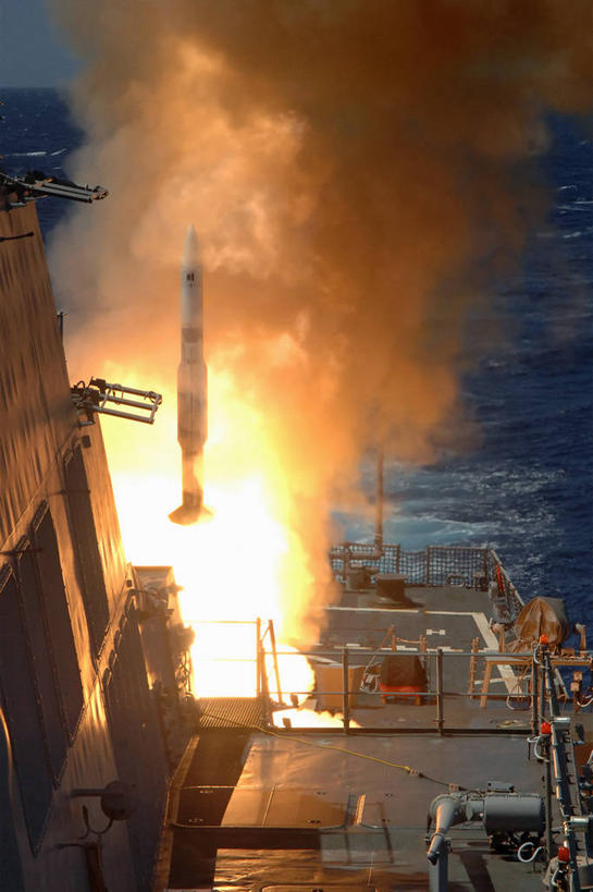 无人,竖图,室外,白天,海洋,船,火,起飞,军事,火焰,烟,战争,摄影,军舰,太平洋,权威,噪声,海军,导弹,战舰,驱逐舰,军用战舰,战船,彩图,美国海军