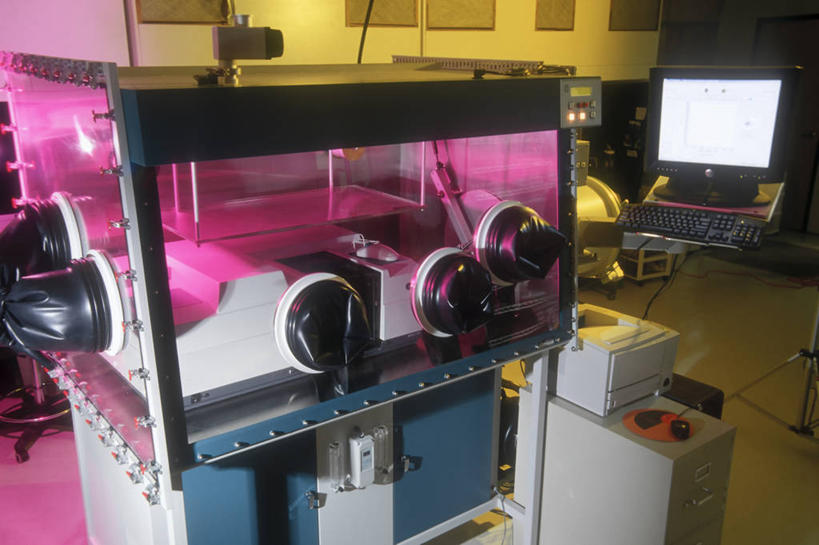 无人,横图,室内,技术,发光,科学,测量,设备,物品,粉色,容器,工业,摄影,测量工具,保护,视力,彩图,紫外线辐射