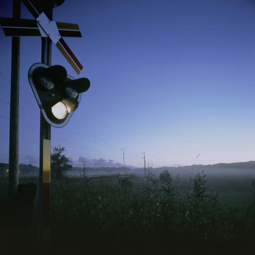 无人,方图,室外,白天,正面,旅游,度假,安全,草地,草坪,美景,植物,瑞典,欧洲,景观,红绿灯,信号灯,交通,娱乐,草,树,树木,蓝色,绿色,蓝天,天空,自然,天,享受,休闲,景色,放松,警示,生长,晴朗,成长,斯堪的纳维亚,提示,自然风光,北欧,斯堪的纳维亚半岛,流通,交通信号灯,万里无云,行人信号灯,布胡斯,瑞典王国,晴空,晴空万里,彩图