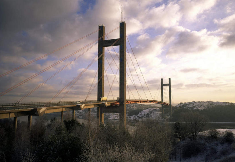 无人,横图,室外,白天,正面,旅游,度假,河流,石头,美景,日落,山,山脉,树林,水,植物,大桥,立交桥,桥梁,瑞典,欧洲,阴影,光线,石子,影子,河水,景观,山峰,水流,晚霞,霞光,云,云朵,落日,高架,斜拉桥,桥,山峦,云彩,娱乐,树,树木,蓝色,绿色,白云,蓝天,天空,阳光,自然,黄昏,群山,天,享受,休闲,景色,彩霞,放松,生长,晴朗,成长,斯堪的纳维亚,自然风光,北欧,斯堪的纳维亚半岛,首府,哥德堡,瑞典王国,夕照,西约塔兰省,石块,岩石,晴空,夕阳,彩图,斜阳