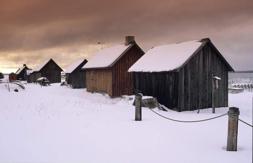 无人,家,木屋,横图,室外,白天,正面,美景,日落,雪,大雪,一排,整齐,并列,并排,平静,积雪,景观,晚霞,霞光,雪景,冬季,冬天,落日,住宅,排列,自然,黄昏,景色,彩霞,安静,寒冷,宁静,队列,静谧,自然风光,平行,严寒,沉静,恬静,安祥,僻静,清静,太平,夕照,夕阳,彩图,茅舍,茅屋,棚屋,小木屋,小屋,斜阳
