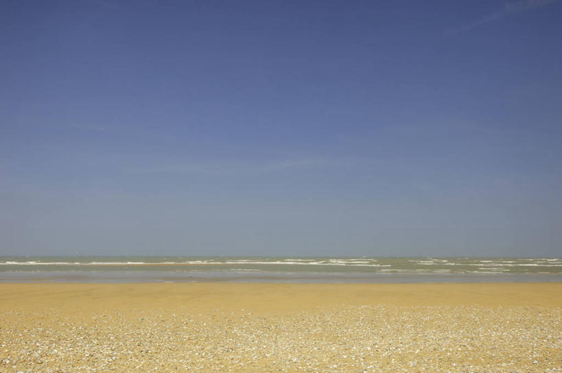 无人,横图,室外,白天,正面,草地,草坪,美景,日落,沙滩,植物,法国,欧洲,阴影,光线,沙子,影子,海岸,景观,水平线,晚霞,霞光,云,云朵,落日,辽阔,海平线,沙地,云彩,草,蓝色,绿色,白云,蓝天,天空,阳光,自然,黄昏,天,广阔,宽广,景色,彩霞,晴朗,一望无际,宽阔,自然风光,法兰西共和国,法兰西第五共和国,广大,无边无际,一马平川,夕照,海滩,晴空,夕阳,彩图,水天相接,水天一线,斜阳