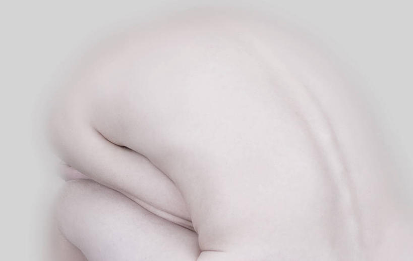 西方人,腿部,腿,一个人,蹲,竖图,室内,白天,白色背景,欧洲,欧洲人,仅一个男性,仅一个人,阴影,光线,影子,灯光,仅一个年轻男性,背面,白色,疼痛,躯干,摄影,影棚,赤裸,悲伤,痛苦,苍白,疾苦,苦楚,男人,男性,年轻男性,白种人,蹲着,半身,彩图,影棚拍摄,拍摄