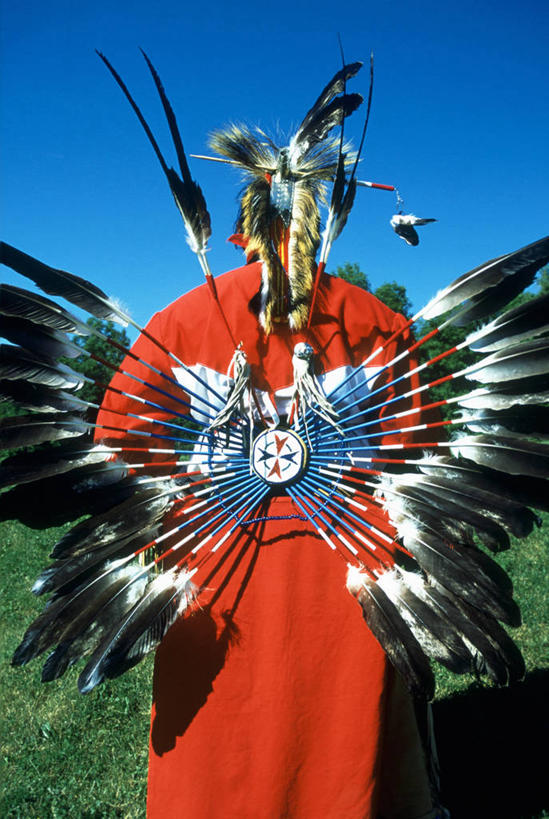 西方人,一个人,站,竖图,室外,白天,化妆,美容,旅游,度假,草地,草坪,美景,植物,欧洲,加拿大,欧洲人,仅一个男性,仅一个人,护肤,阴影,服装,装饰,光线,影子,景观,扭头,注视,休闲装,娱乐,传统,草,树,树木,仅一个年轻男性,背面,衣服,蓝色,绿色,蓝天,天空,阳光,自然,天,观察,看,站着,转头,保养,享受,休闲,休闲服,景色,放松,夸张,保健,服饰,生长,晴朗,成长,观看,华丽,修饰,点缀,察看,北美,北美洲,关注,自然风光,美洲,养颜,万里无云,北亚美利加洲,亚美利加洲,衬托,美观,雅致,雅观,夸大,男人,男性,年轻男性,白种人,晴空,晴空万里,站立,半身,彩图